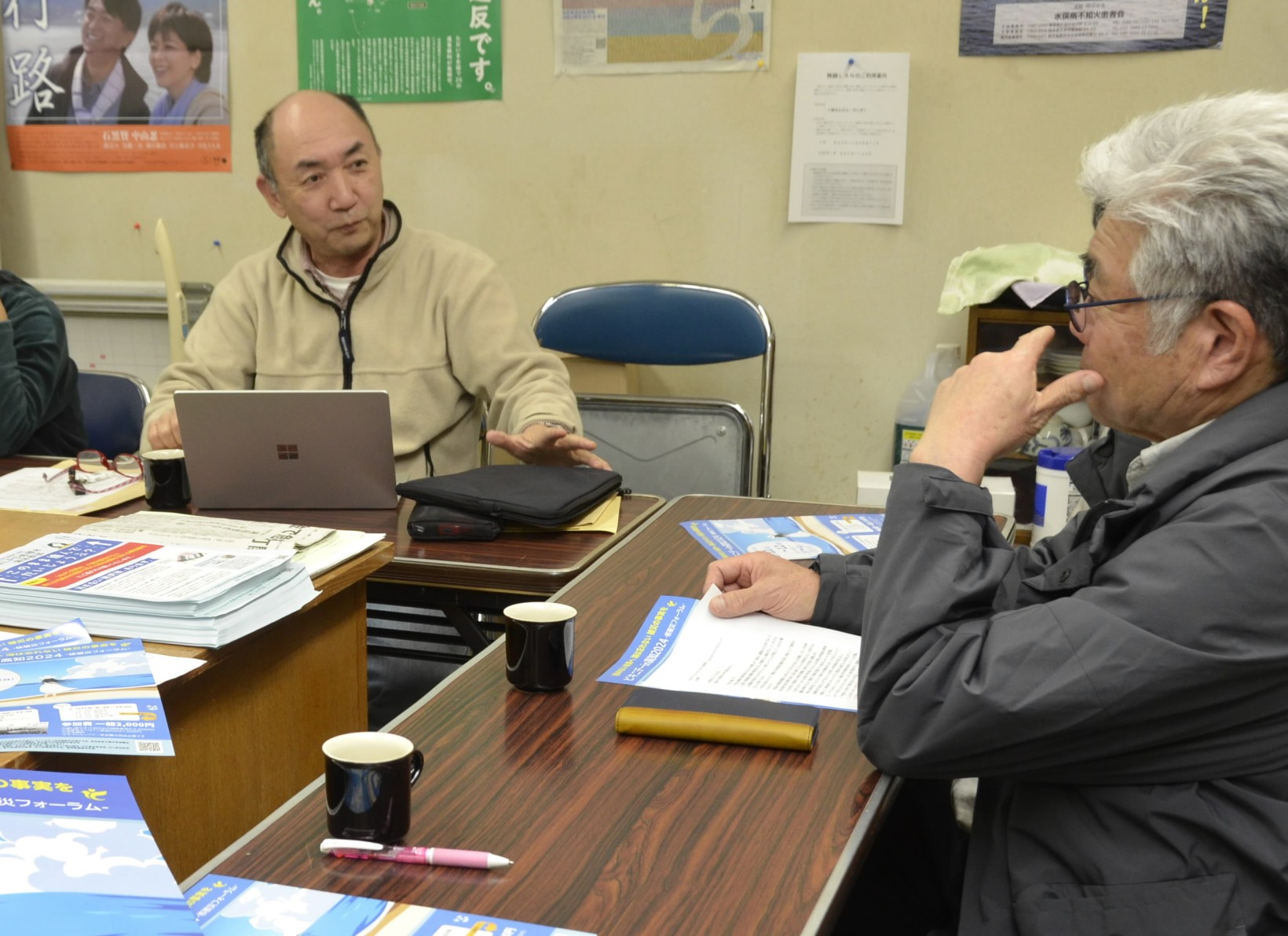 4回目の開催に向けて話し合う実行委員会のメンバー(高知市丸ノ内2丁目の高知城ホール)