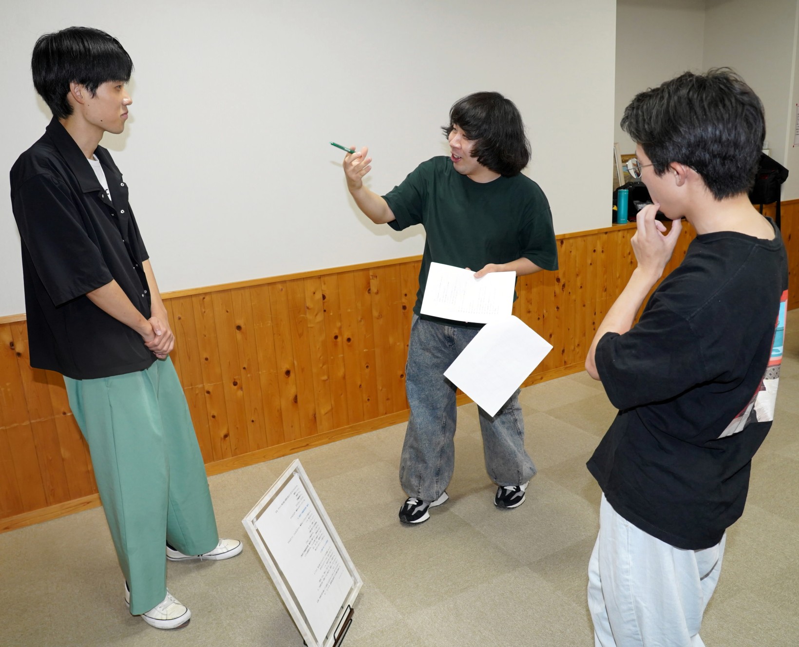 次回公演に向けて稽古に励むシスタービープのメンバー（高知市二葉町の下知コミュニティセンターアイジス）